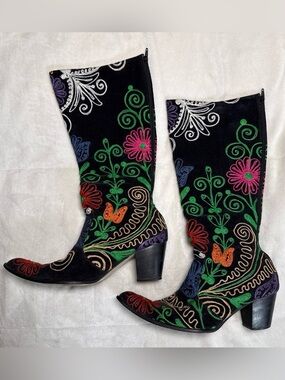 Suzani Embroidered Velvet Floral Black Multicolor Boots Womens Size 40 US 9.5